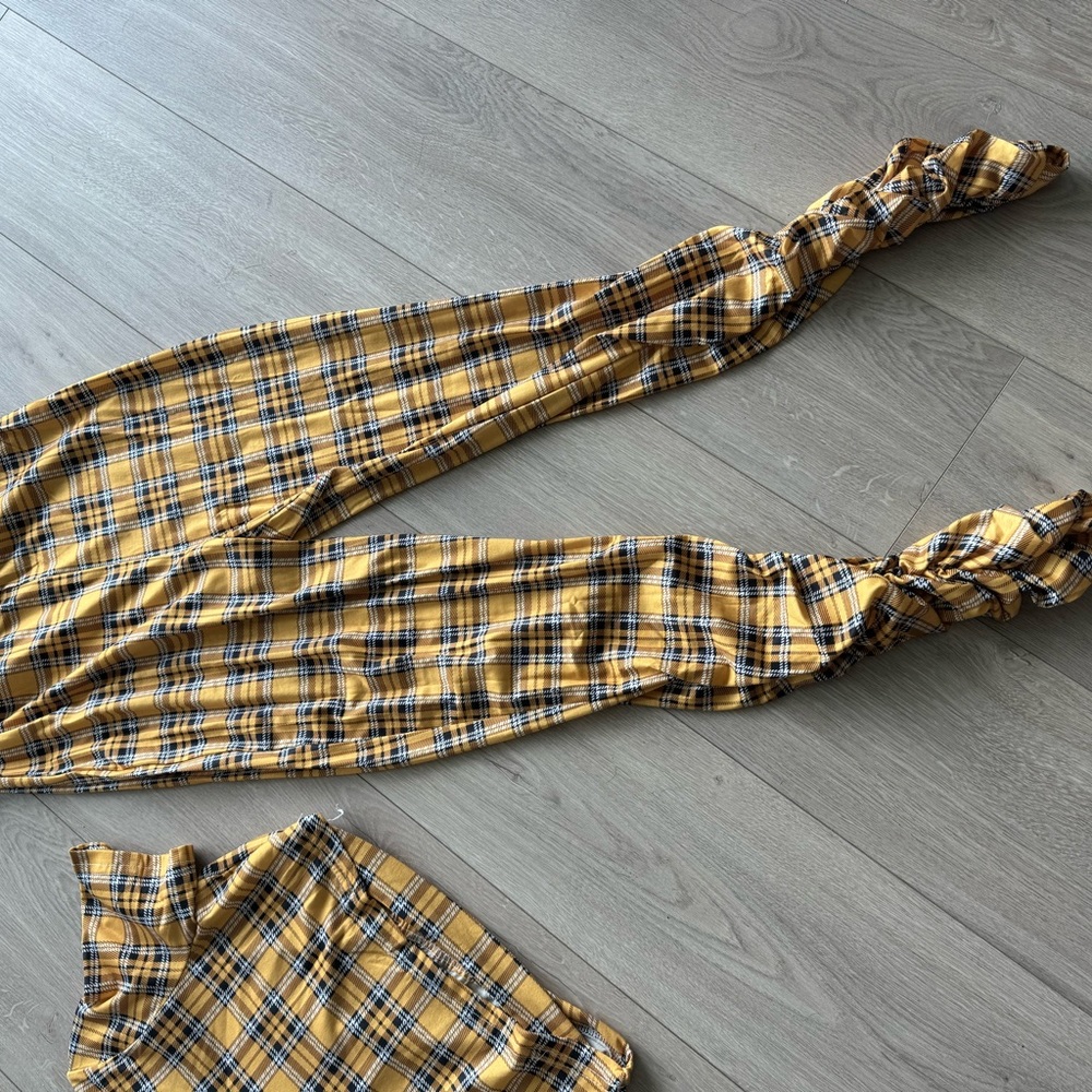 Plaid Set - Picture 6 of 6